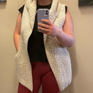 Beige short sleeve vest